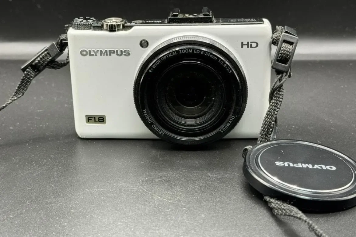 オリンパス XZ-1 コンパクトデジタルカメラ